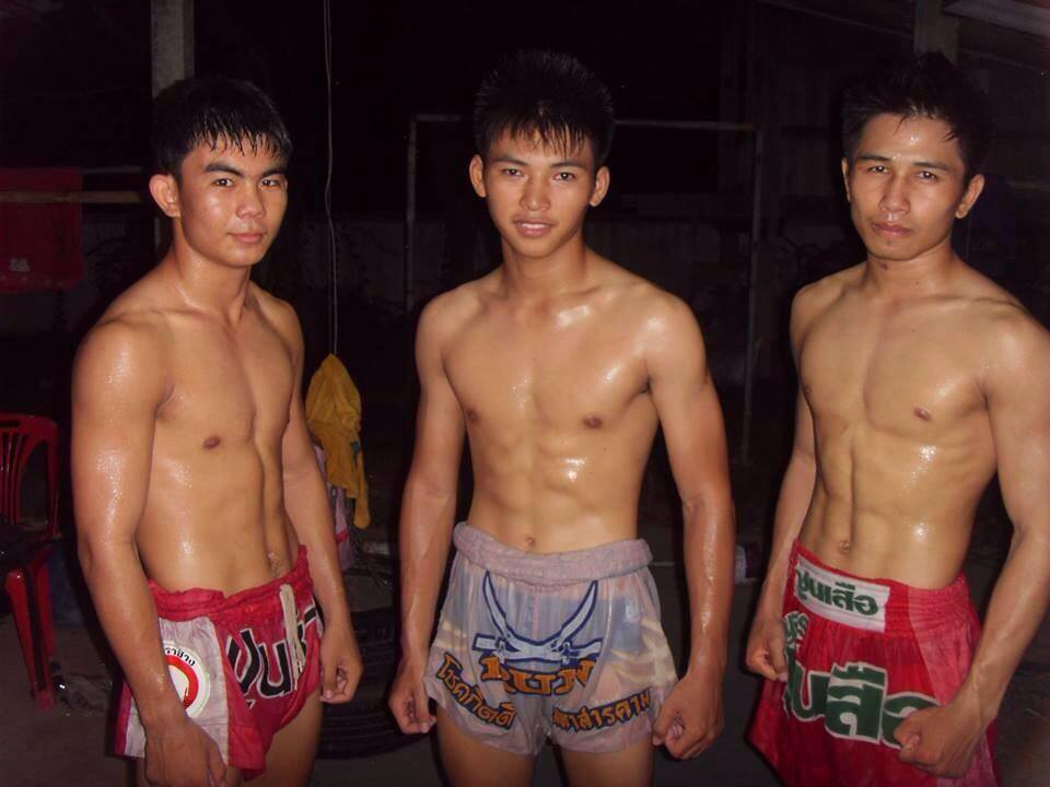 Thai Boxer Dance.. pic Thai Boxer Dance.. picture picture