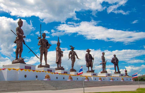 Seven-Kings-statues-at-Ratchapakti-Park-in-Hua-Hin